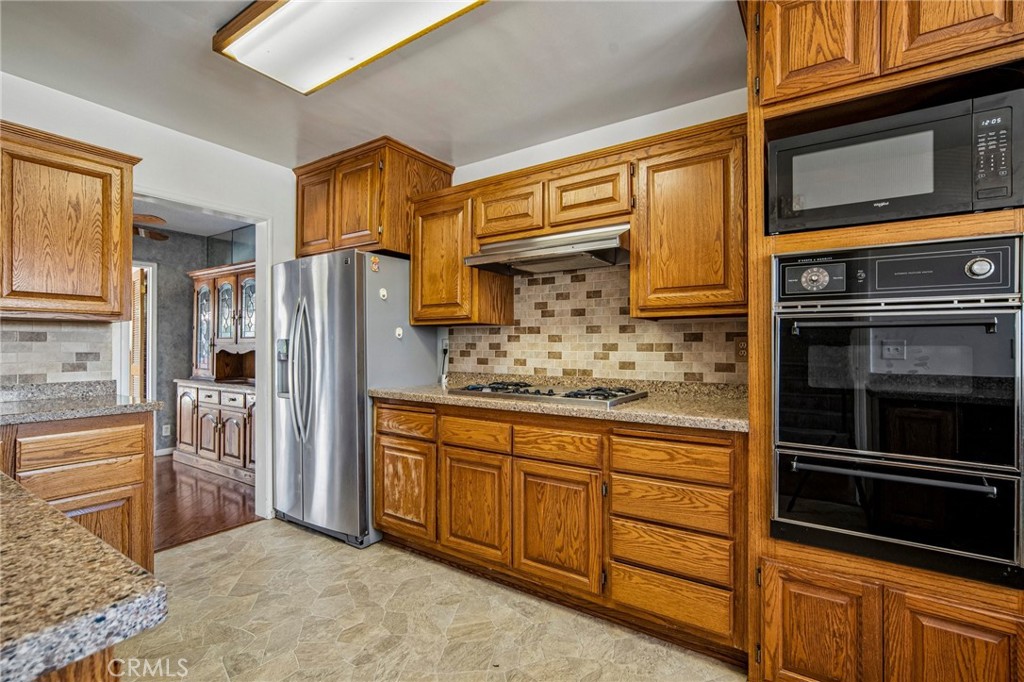 312 N London