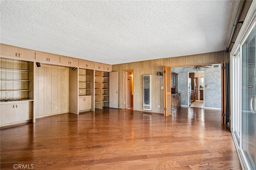 312 N London