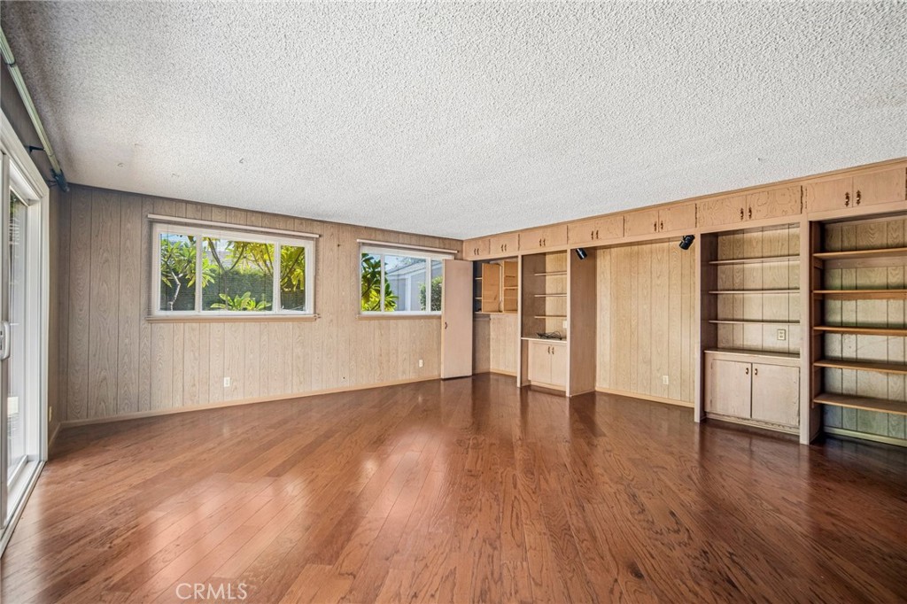 312 N London