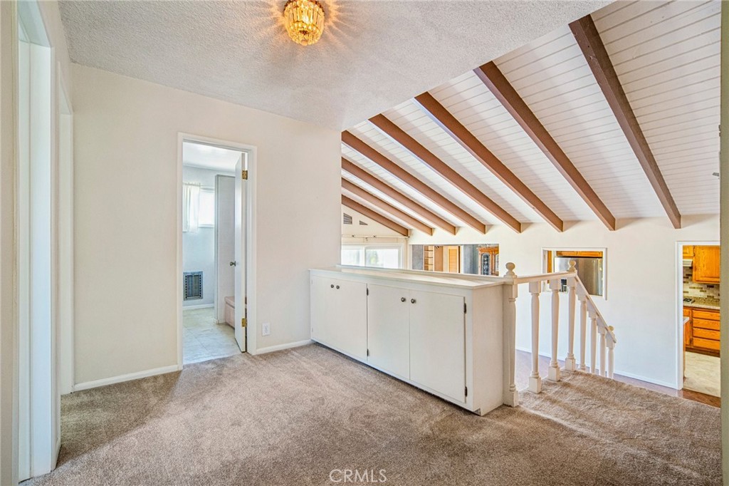 312 N London