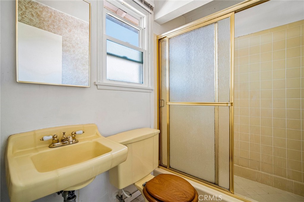 312 N London