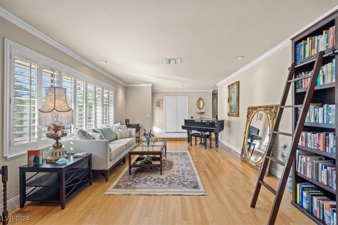 3698 Meadowcrest Drive