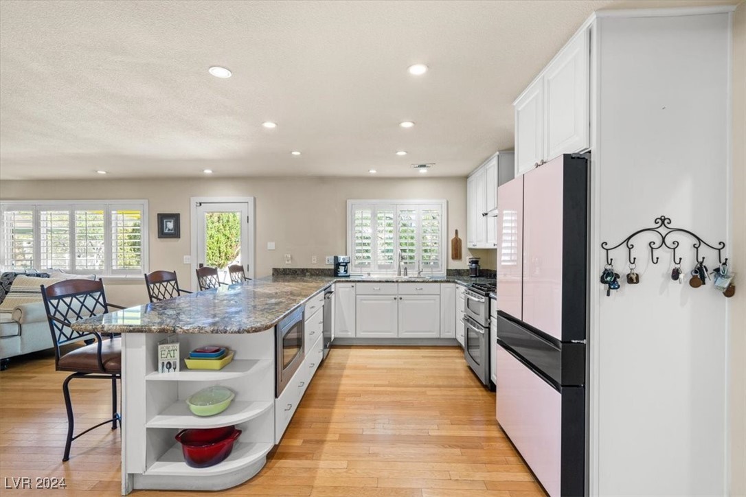 3698 Meadowcrest Drive