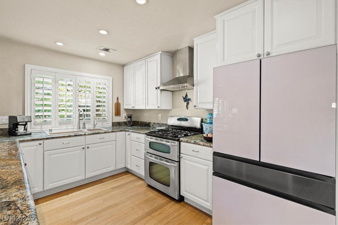 3698 Meadowcrest Drive