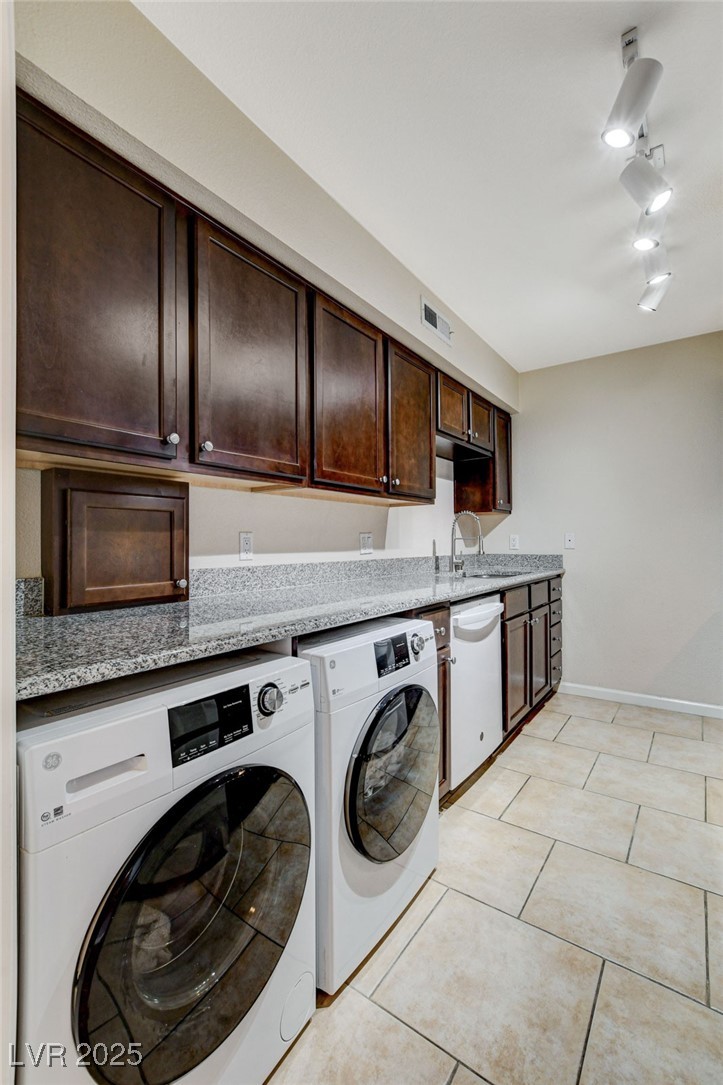 2879 Geary Place 2804