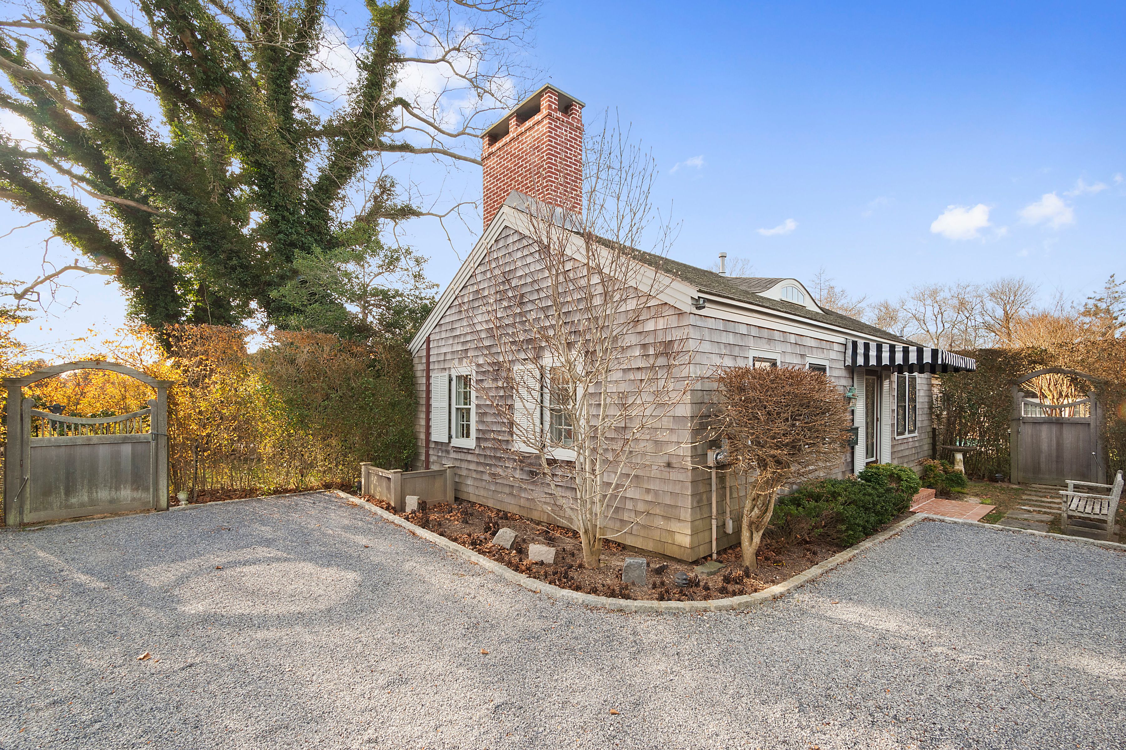 99 Egypt Lane 
