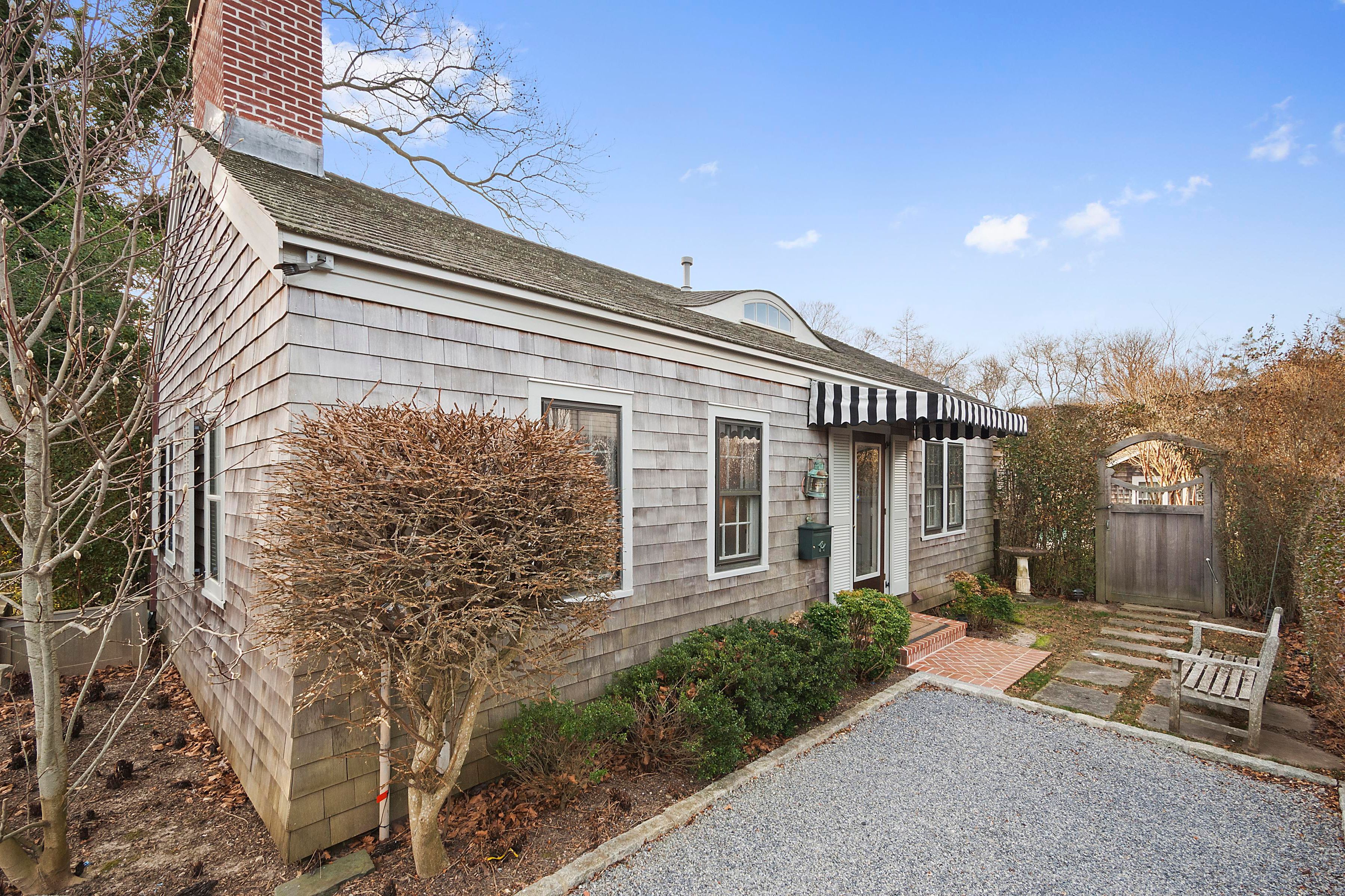 99 Egypt Lane 