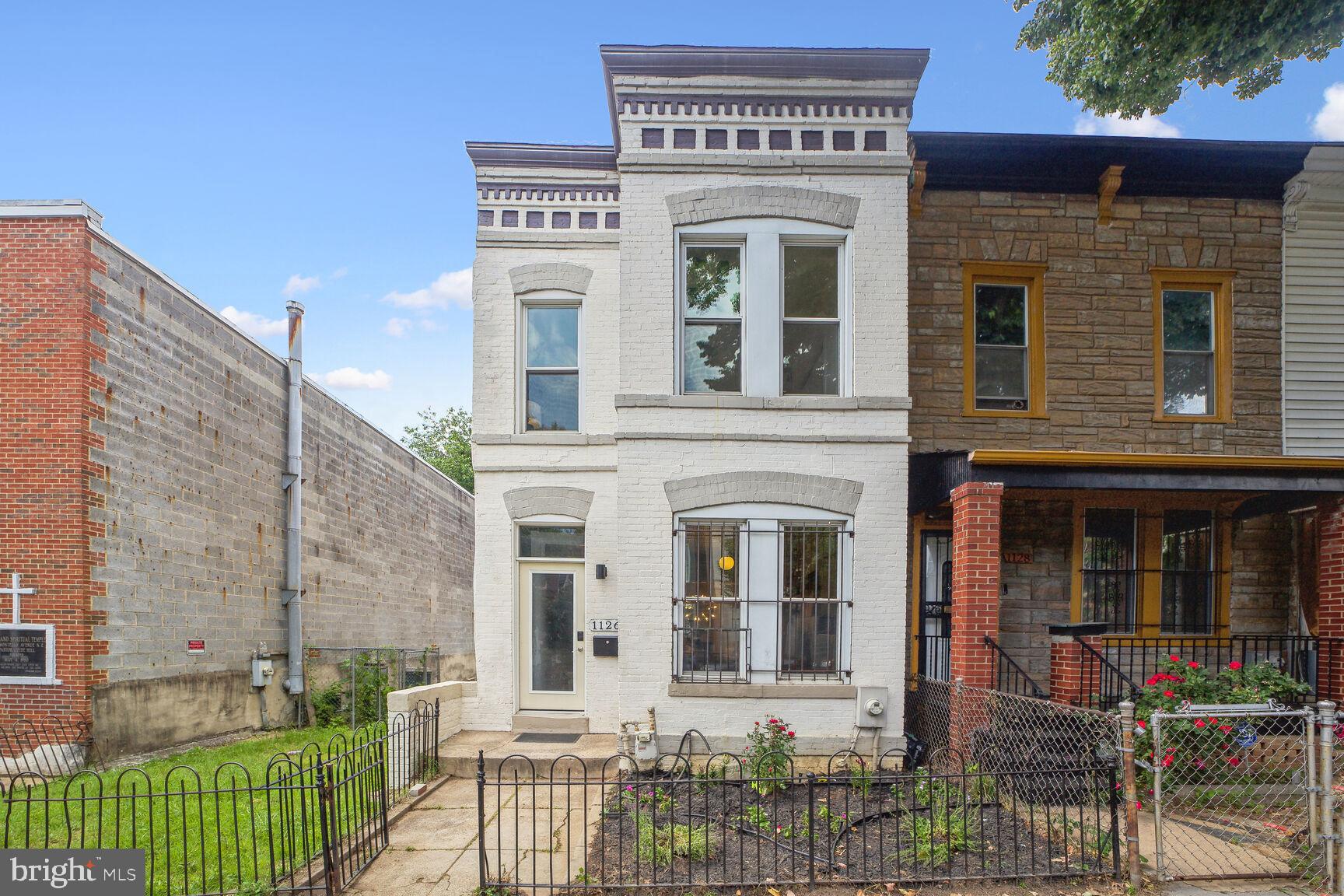 1126 Montello Ave NE