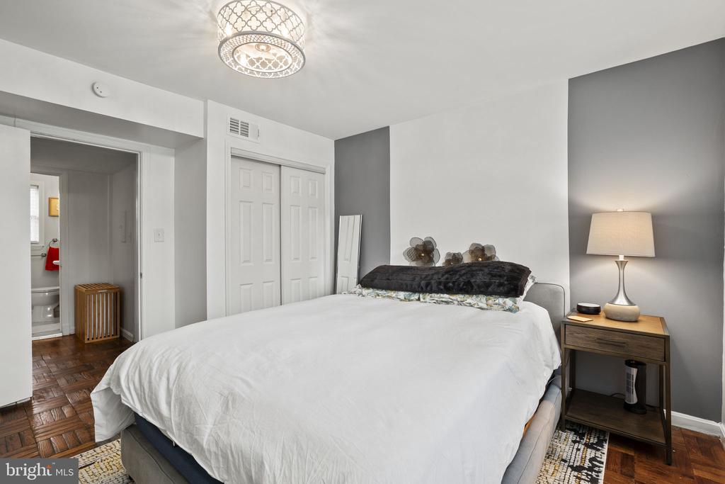 2135 Suitland Ter SE #102
