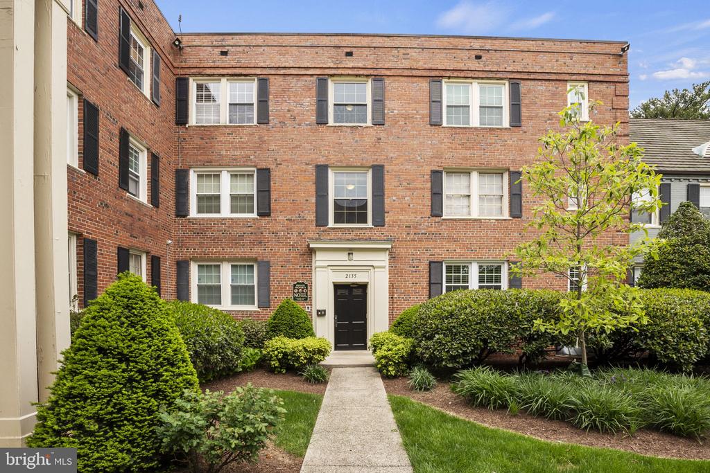 2135 Suitland Ter SE #102
