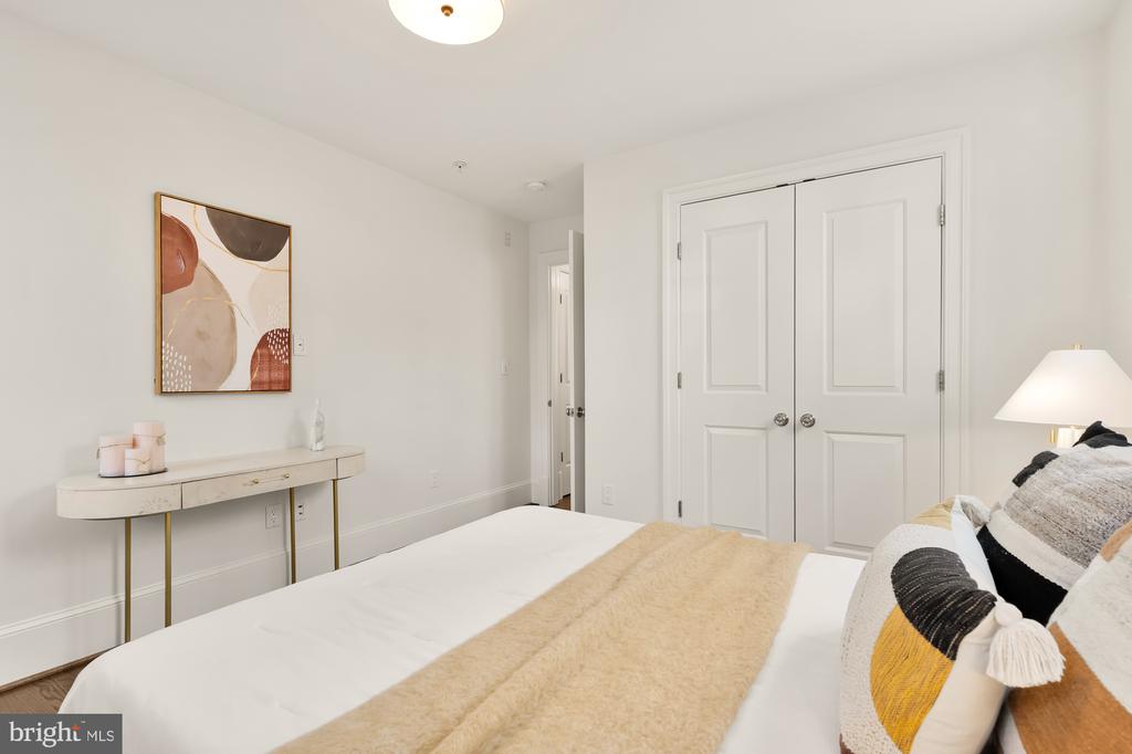 3324 18th St NW #6