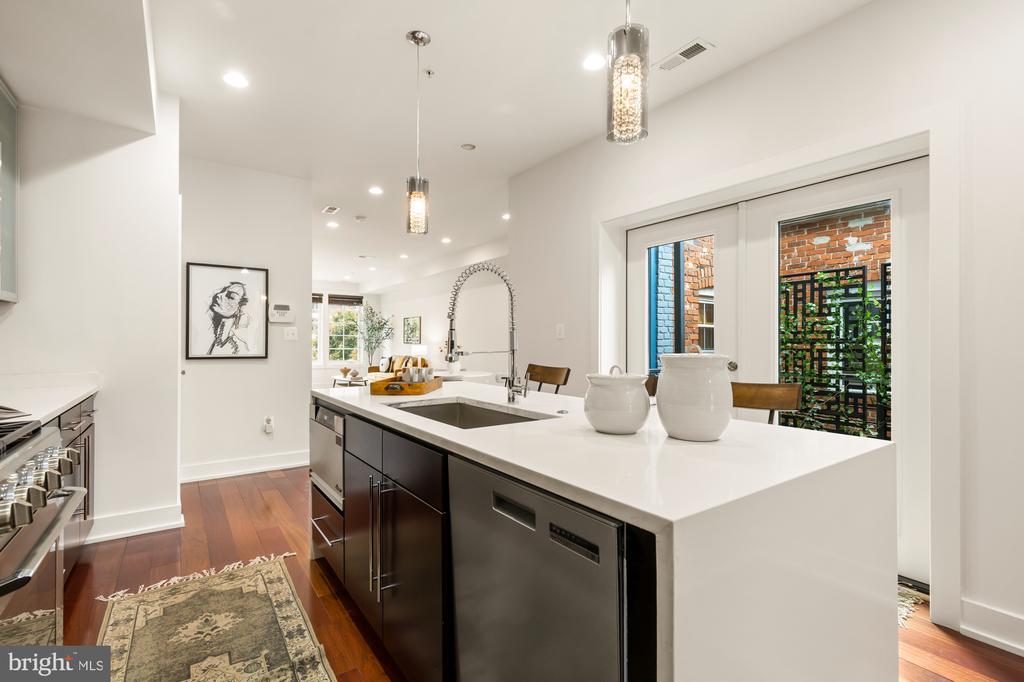 763 Morton St NW #3