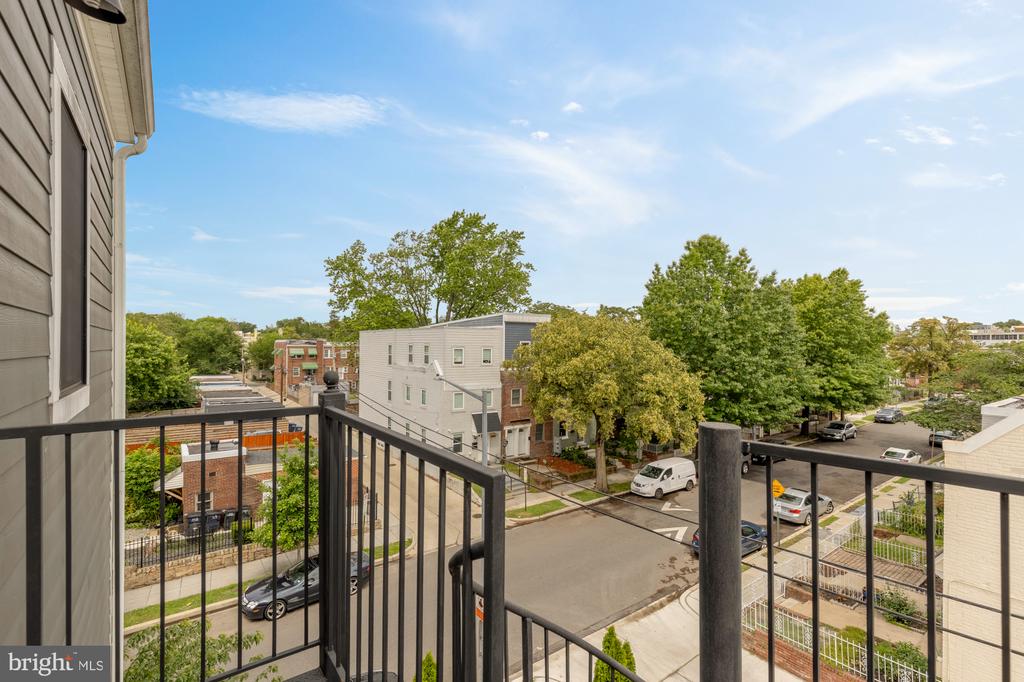 2000 D St NE #6