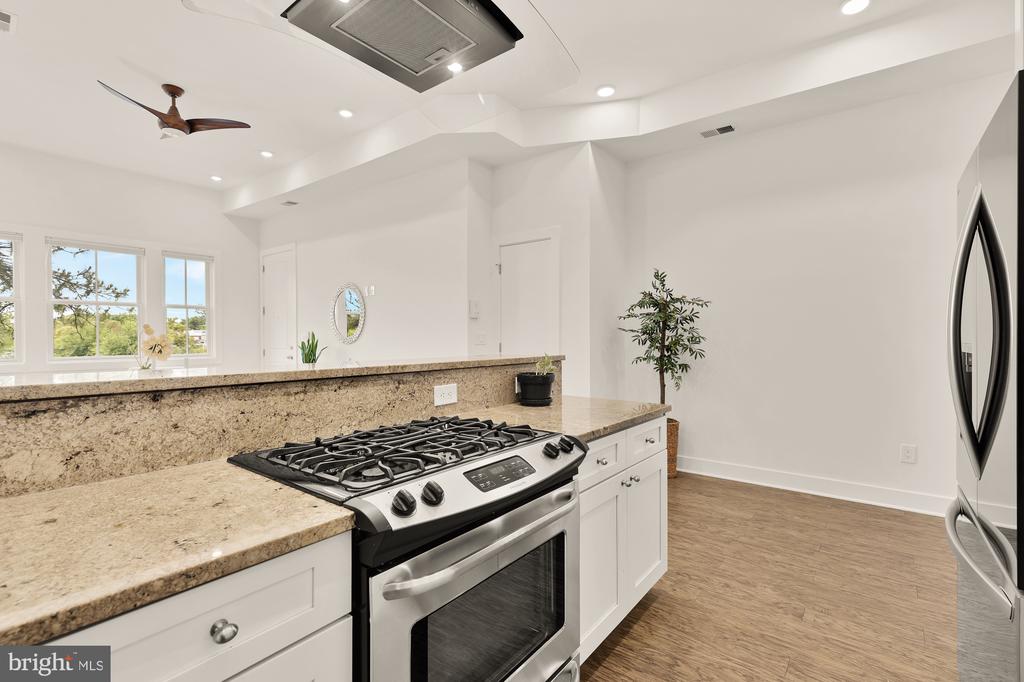 2000 D St NE #6