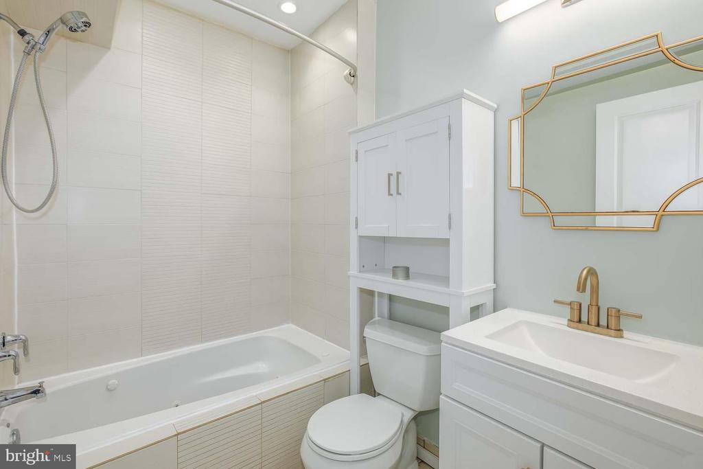 1409 G St NE #4