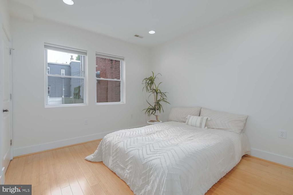 1409 G St NE #4