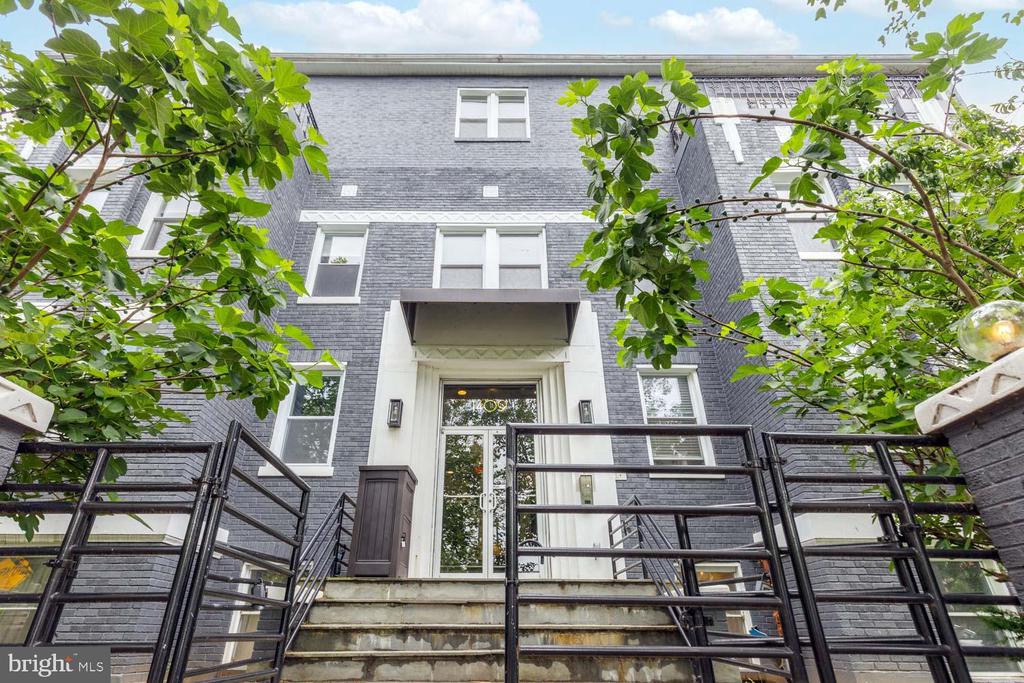 1409 G St NE #4