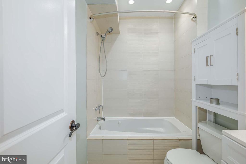 1409 G St NE #4