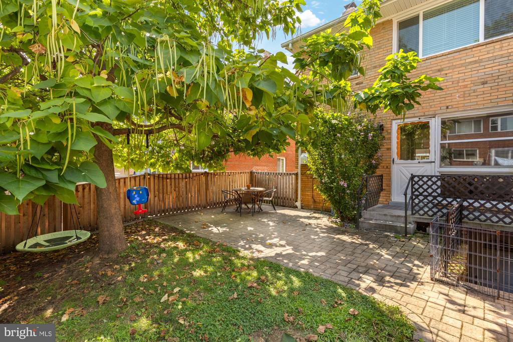 708 Decatur Pl NE