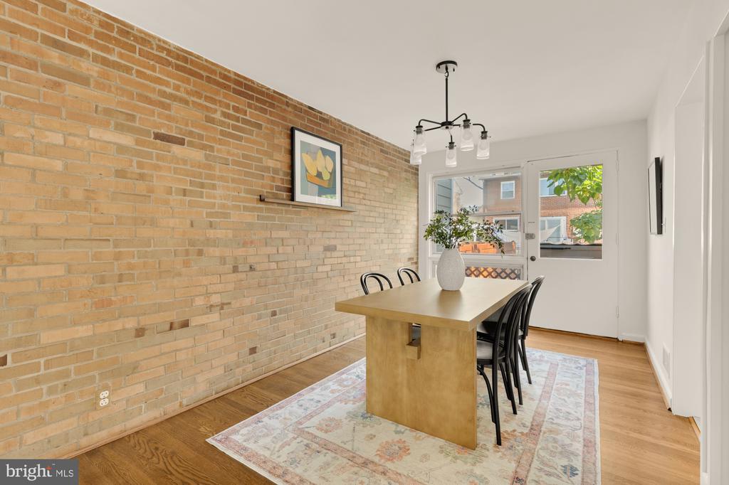 708 Decatur Pl NE