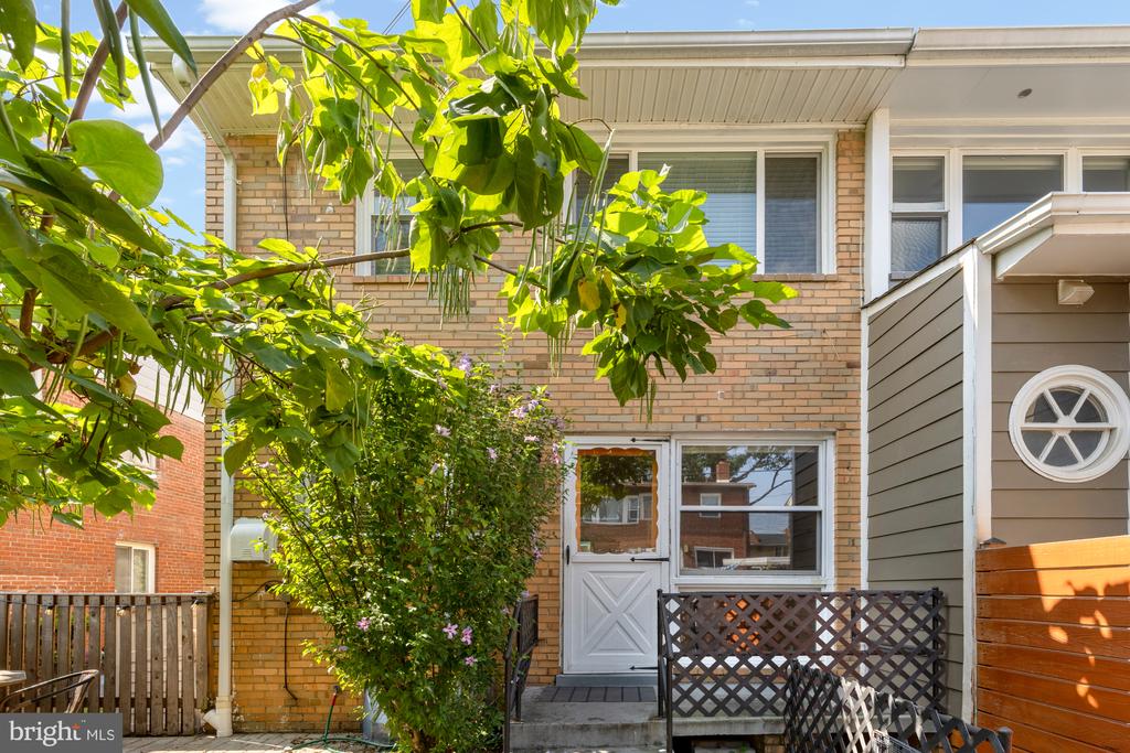 708 Decatur Pl NE