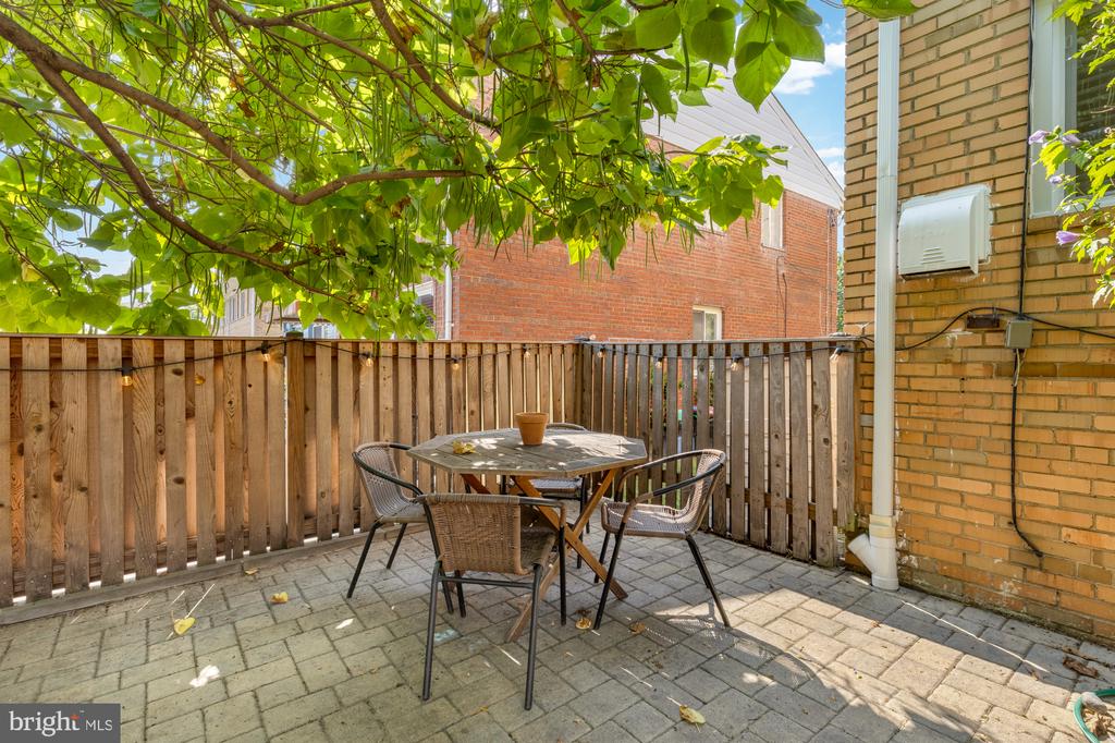 708 Decatur Pl NE