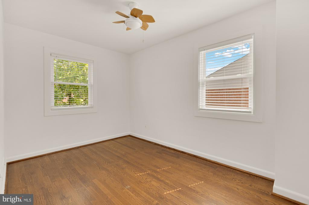 708 Decatur Pl NE