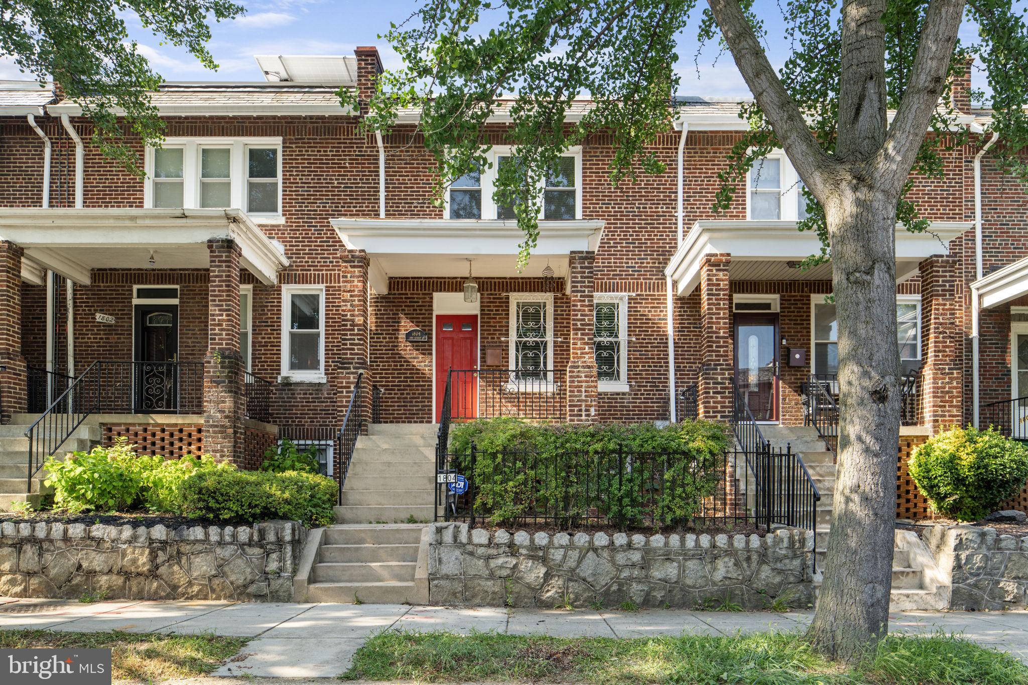1804 BURKE STREET SE