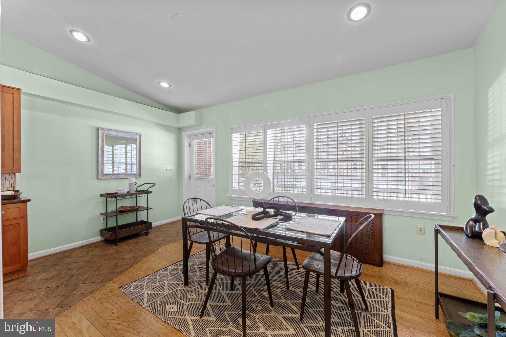 1804 BURKE STREET SE