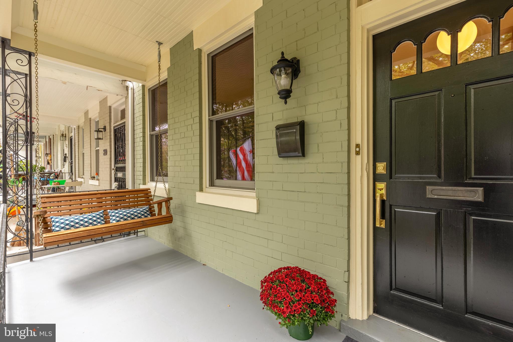 222 TENNESSEE AVENUE NE