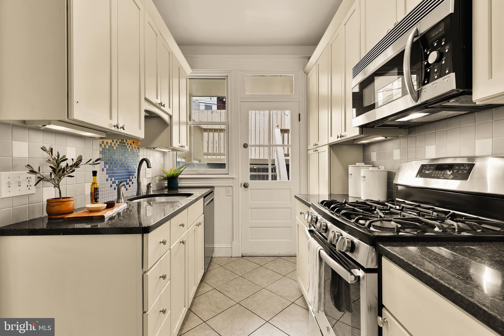 222 TENNESSEE AVENUE NE