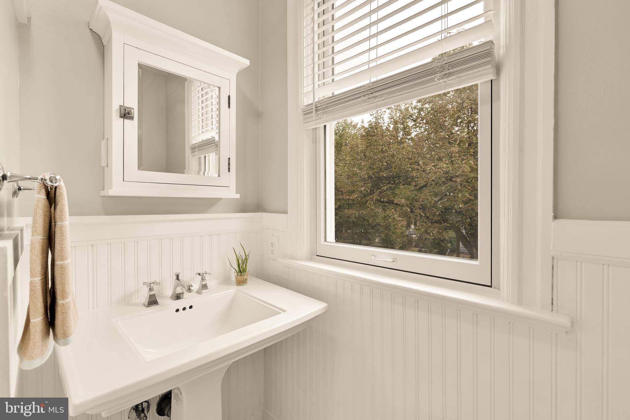 222 TENNESSEE AVENUE NE