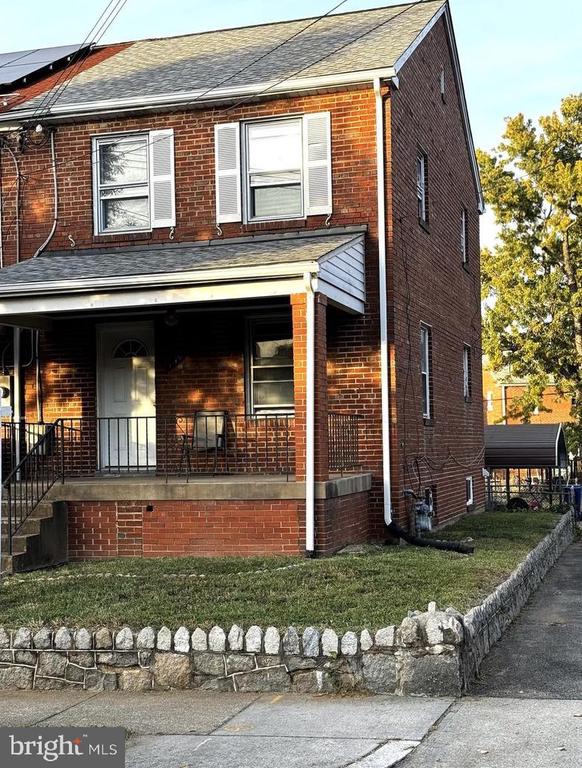 1910 T PLACE SE