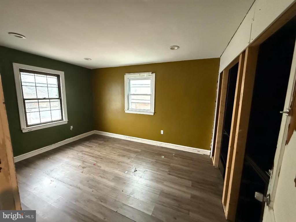 1910 T PLACE SE