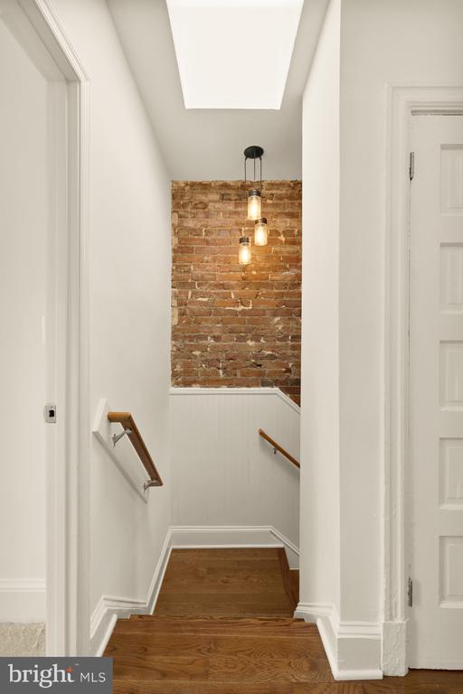 1206 HALF STREET SW
