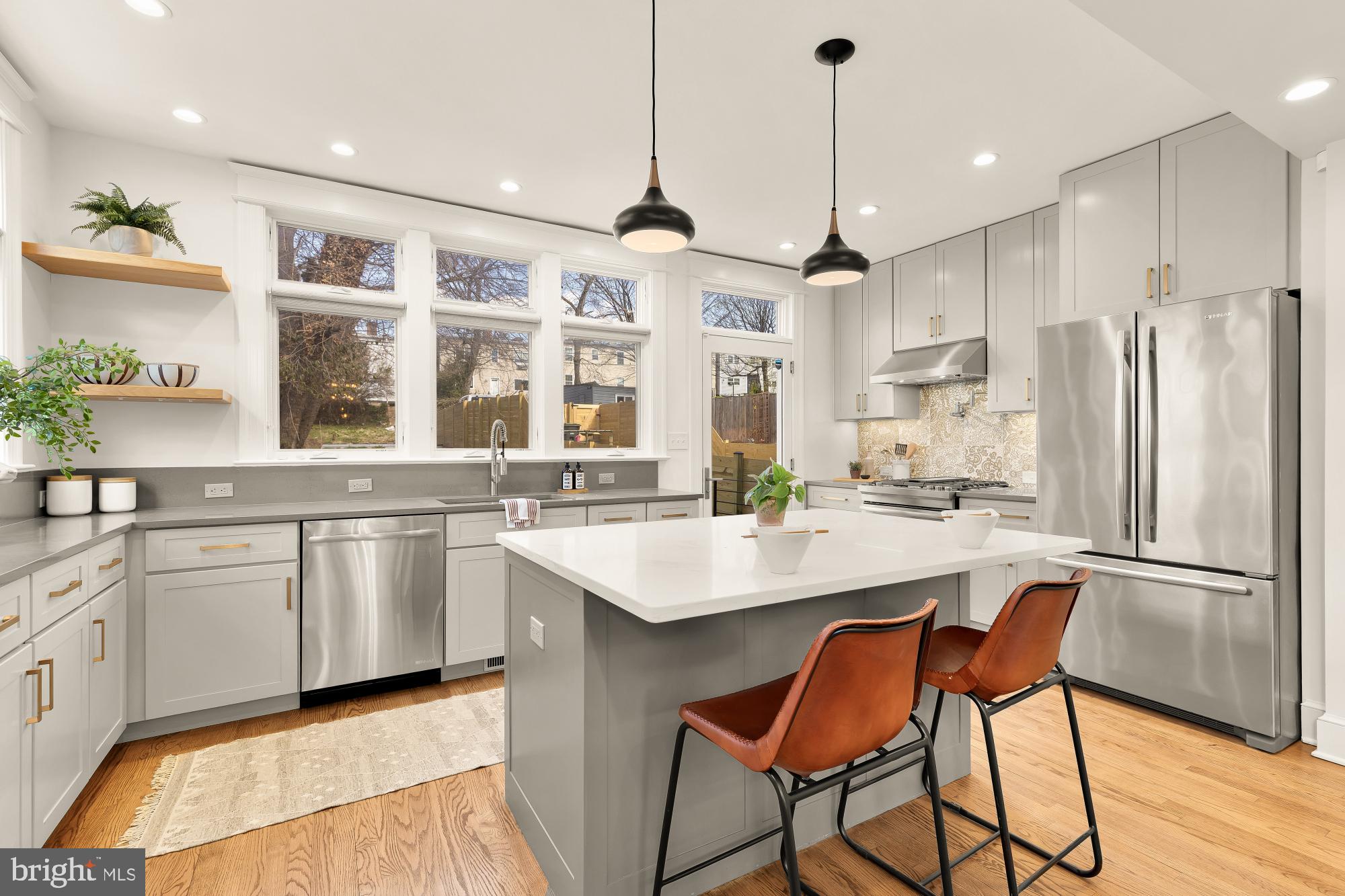 410 DOUGLAS STREET NE