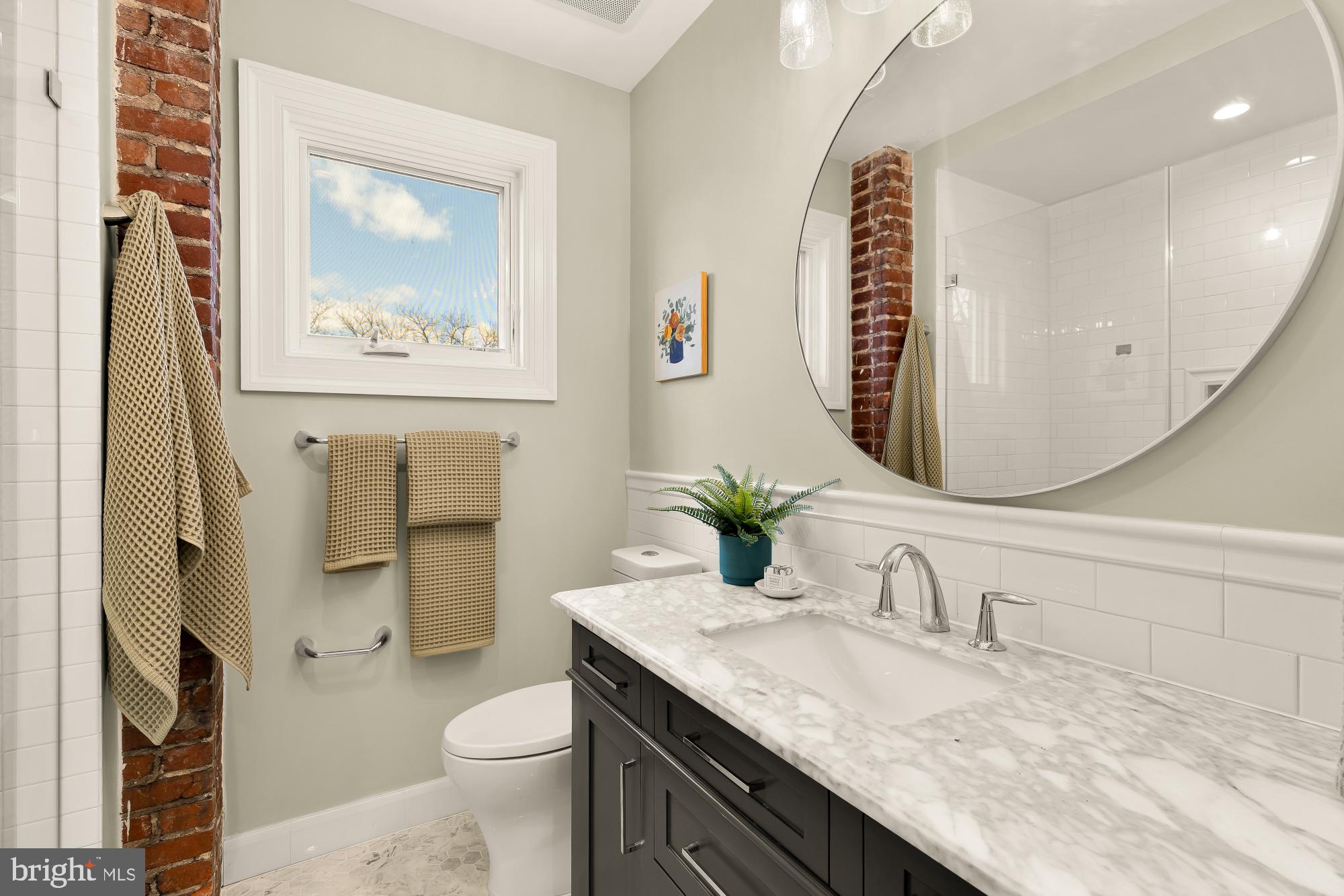 410 DOUGLAS STREET NE