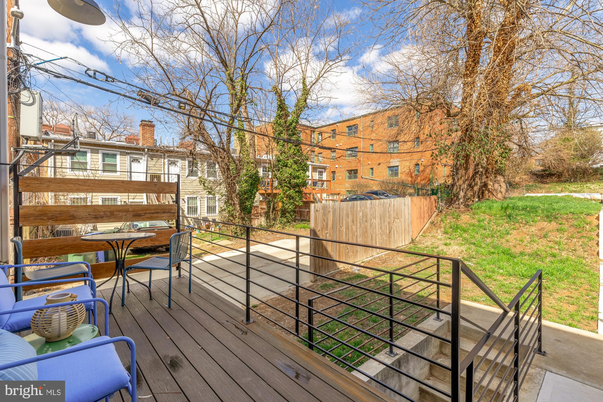 410 DOUGLAS STREET NE