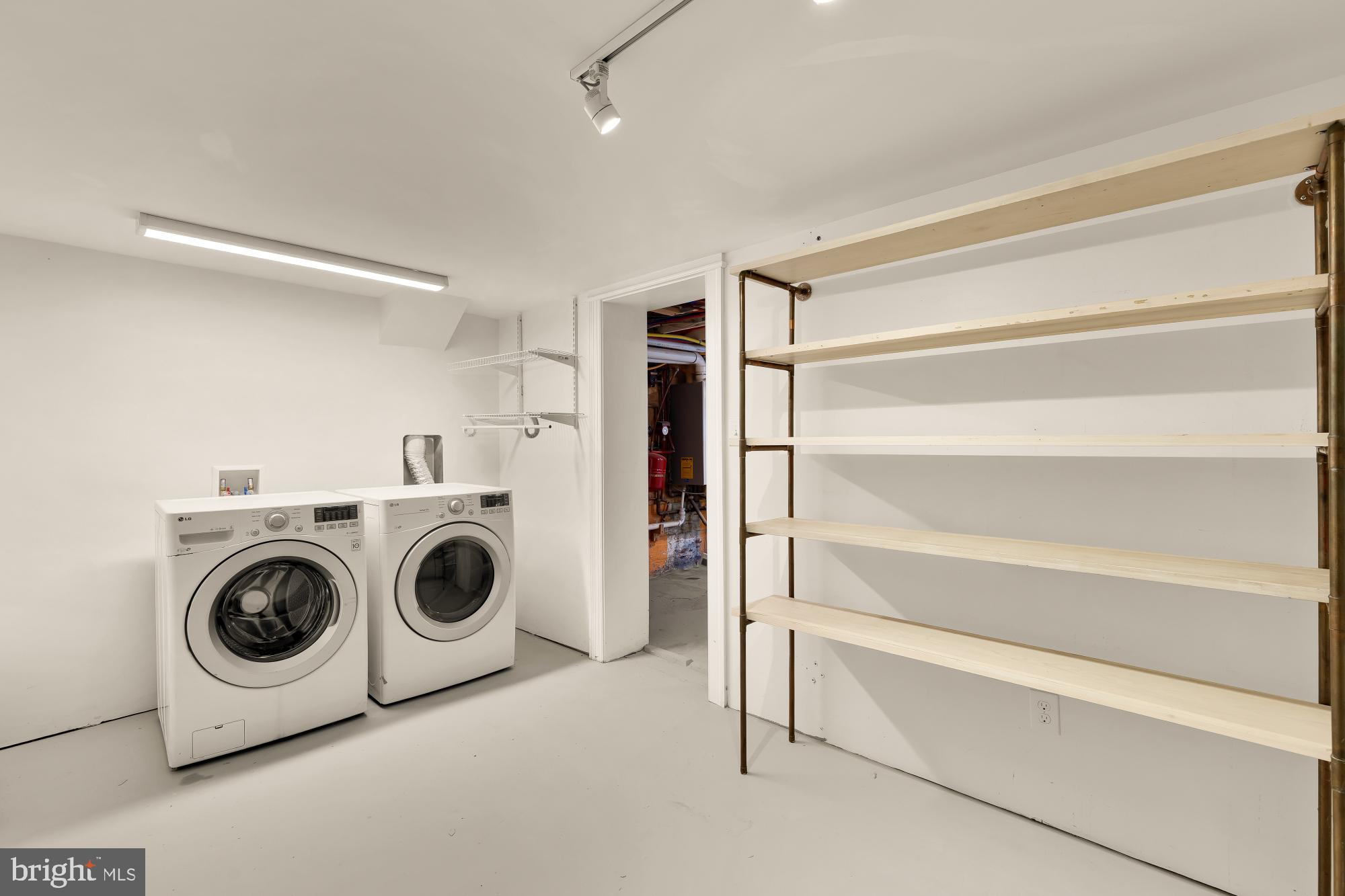 410 DOUGLAS STREET NE