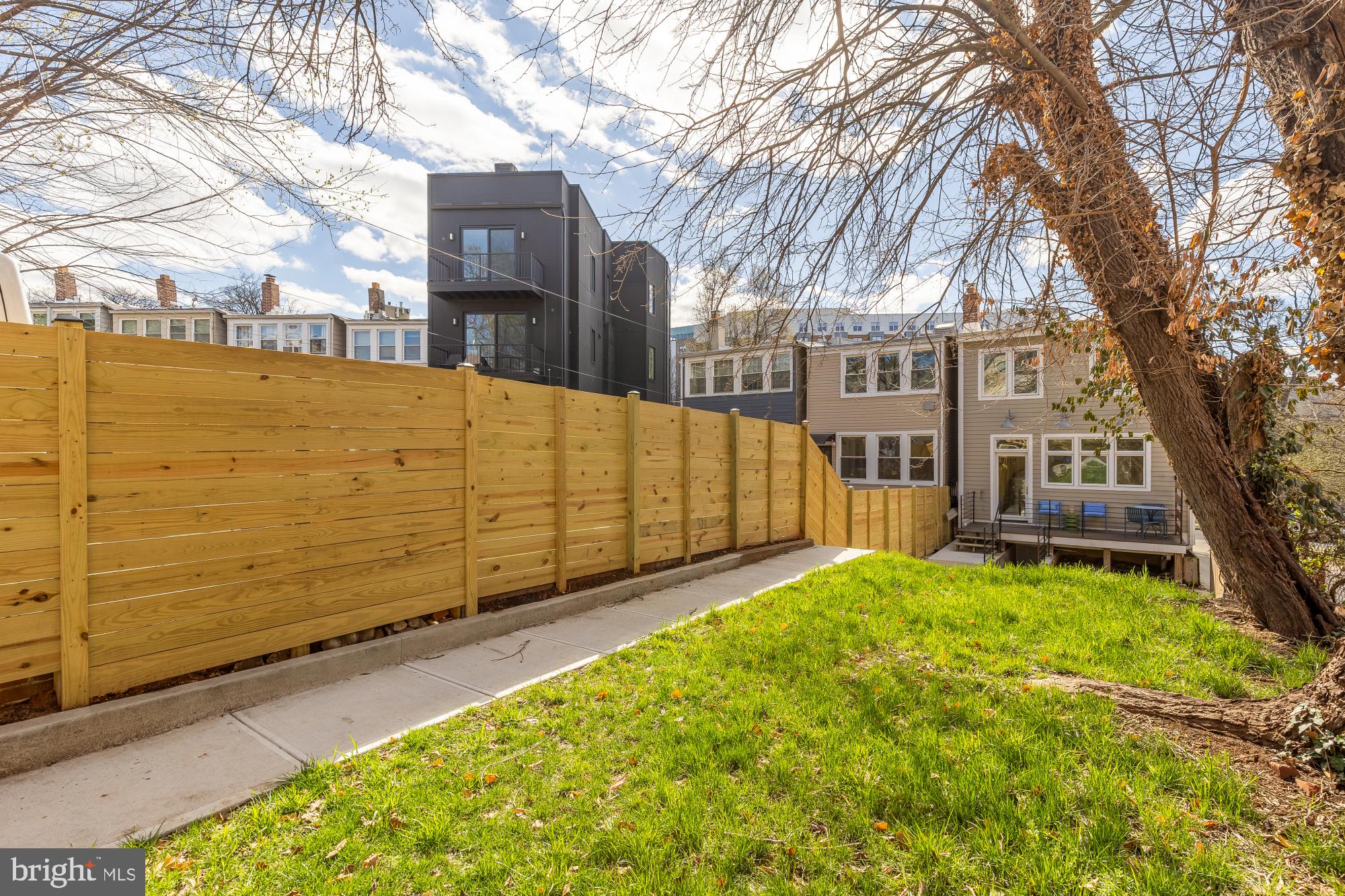 410 DOUGLAS STREET NE