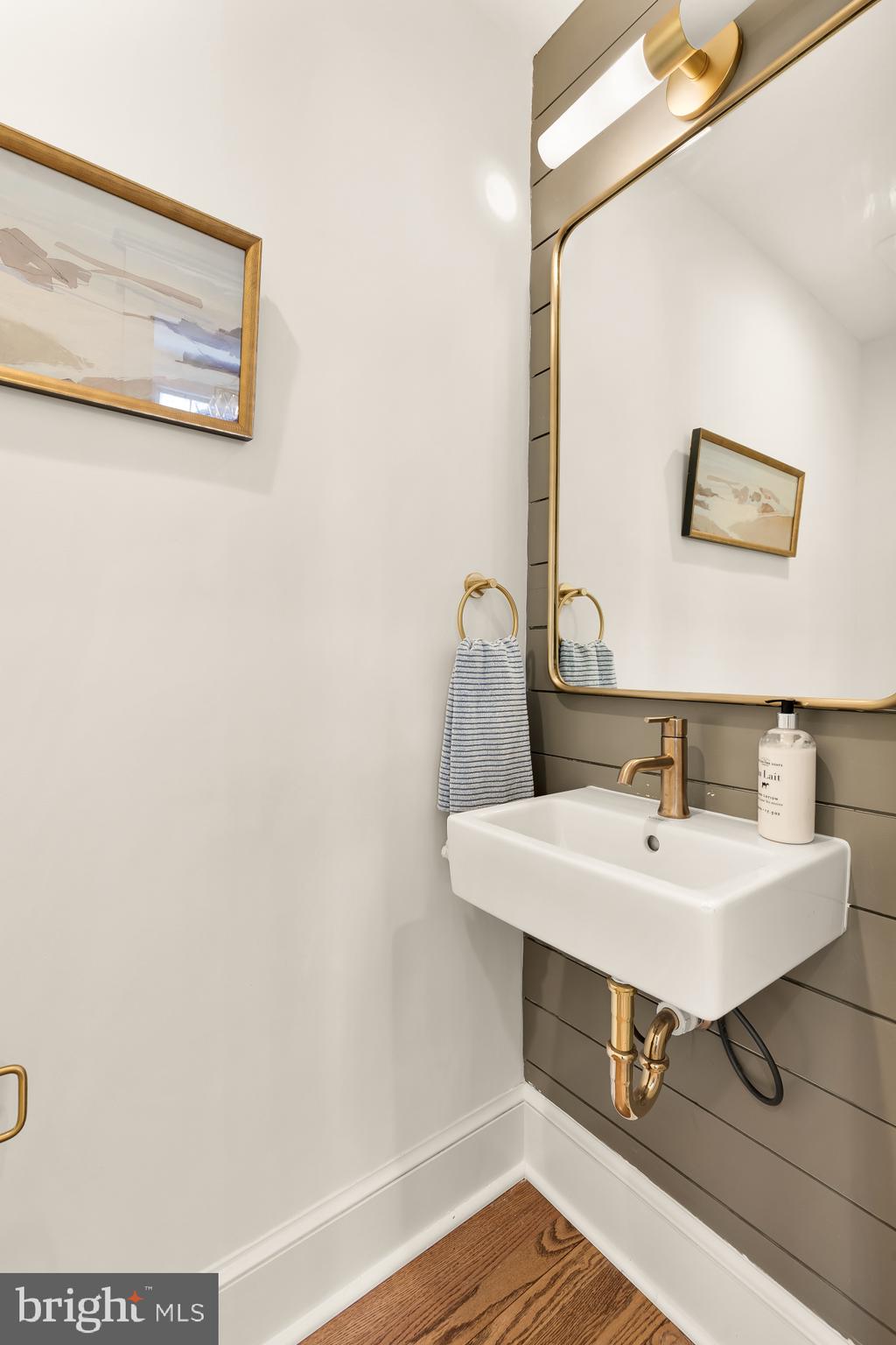 410 DOUGLAS STREET NE