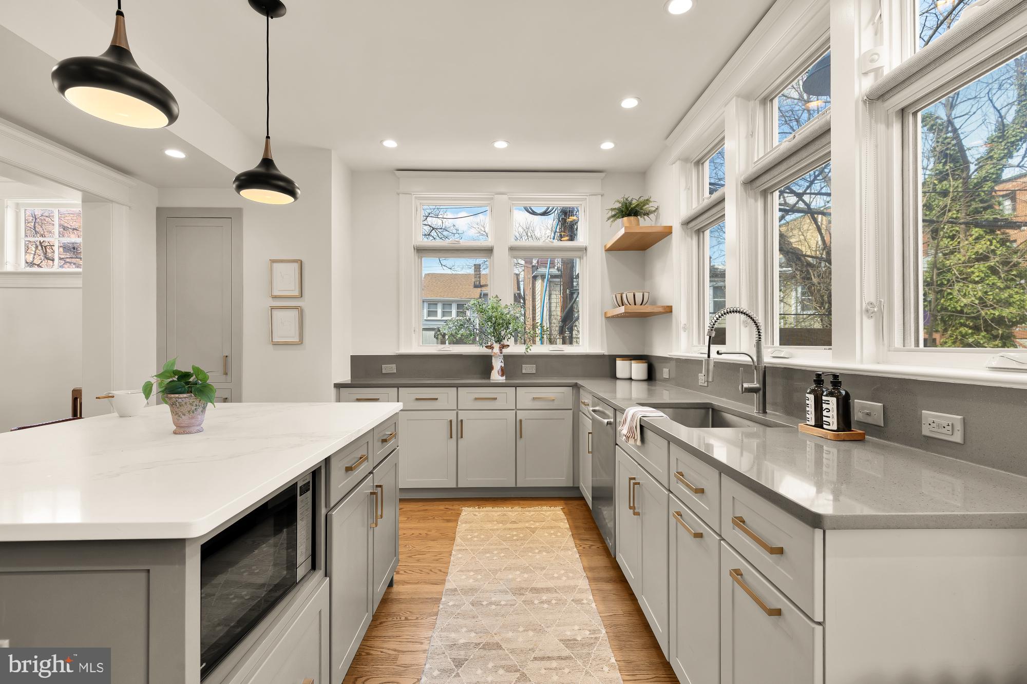 410 DOUGLAS STREET NE