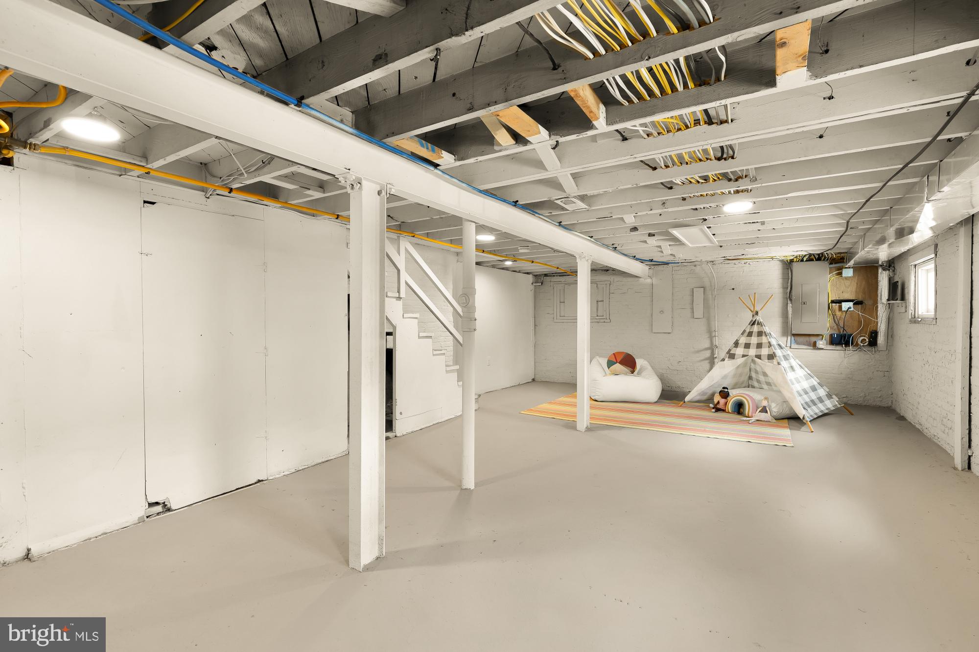 410 DOUGLAS STREET NE