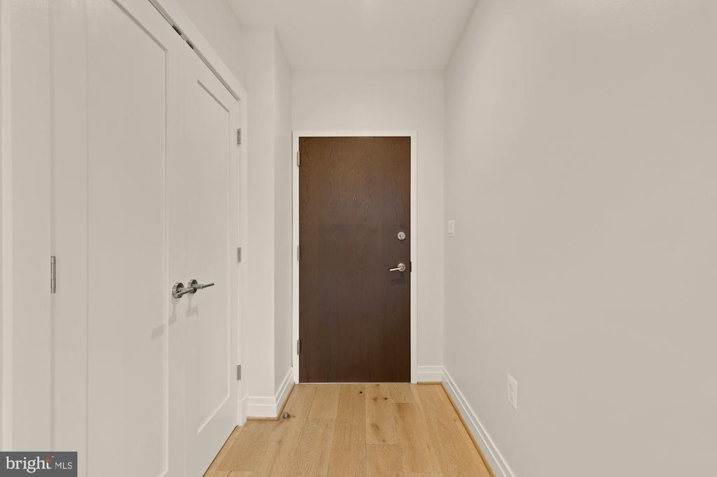 301 H STREET NE 305
