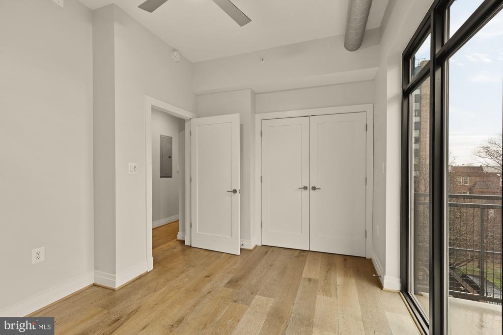 301 H STREET NE 305