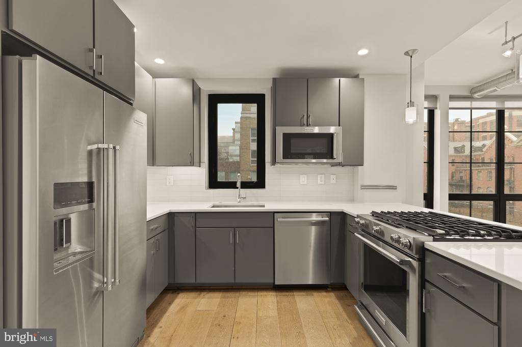 301 H STREET NE 305