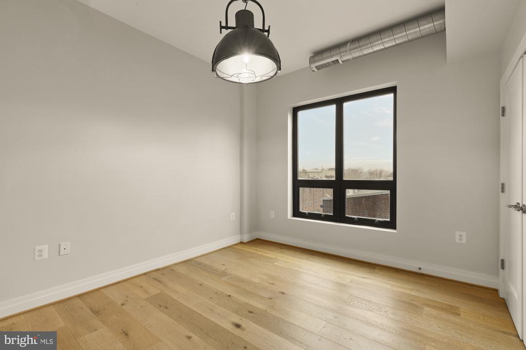 301 H STREET NE 305