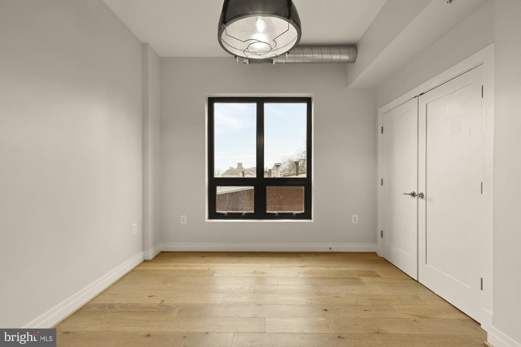 301 H STREET NE 305