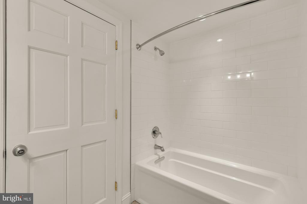 3601 CONNECTICUT AVENUE NW L10