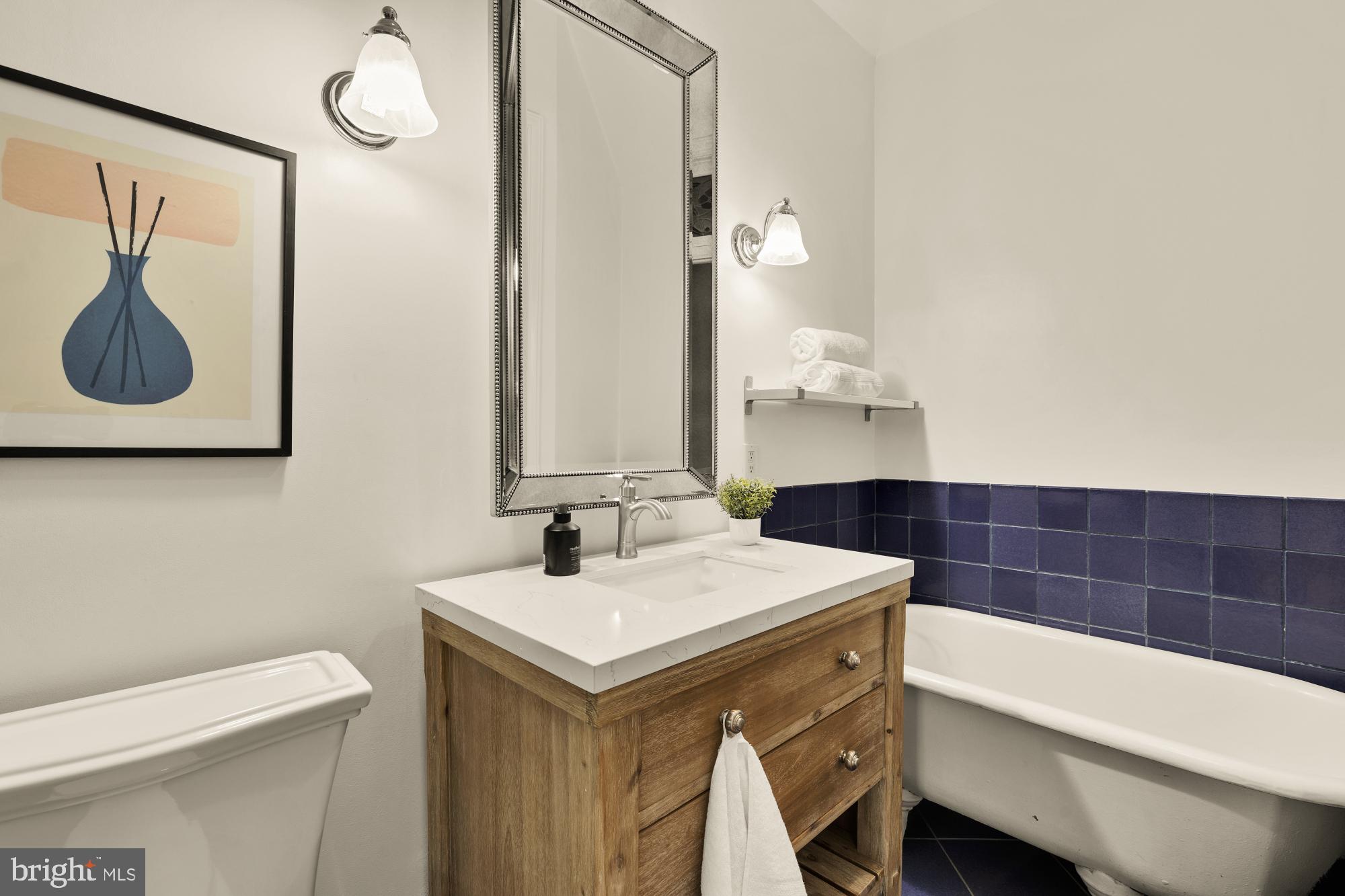 619 INDEPENDENCE AVENUE SE